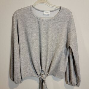 EVERLY Heather Gray top. Size Medium. Great condition.